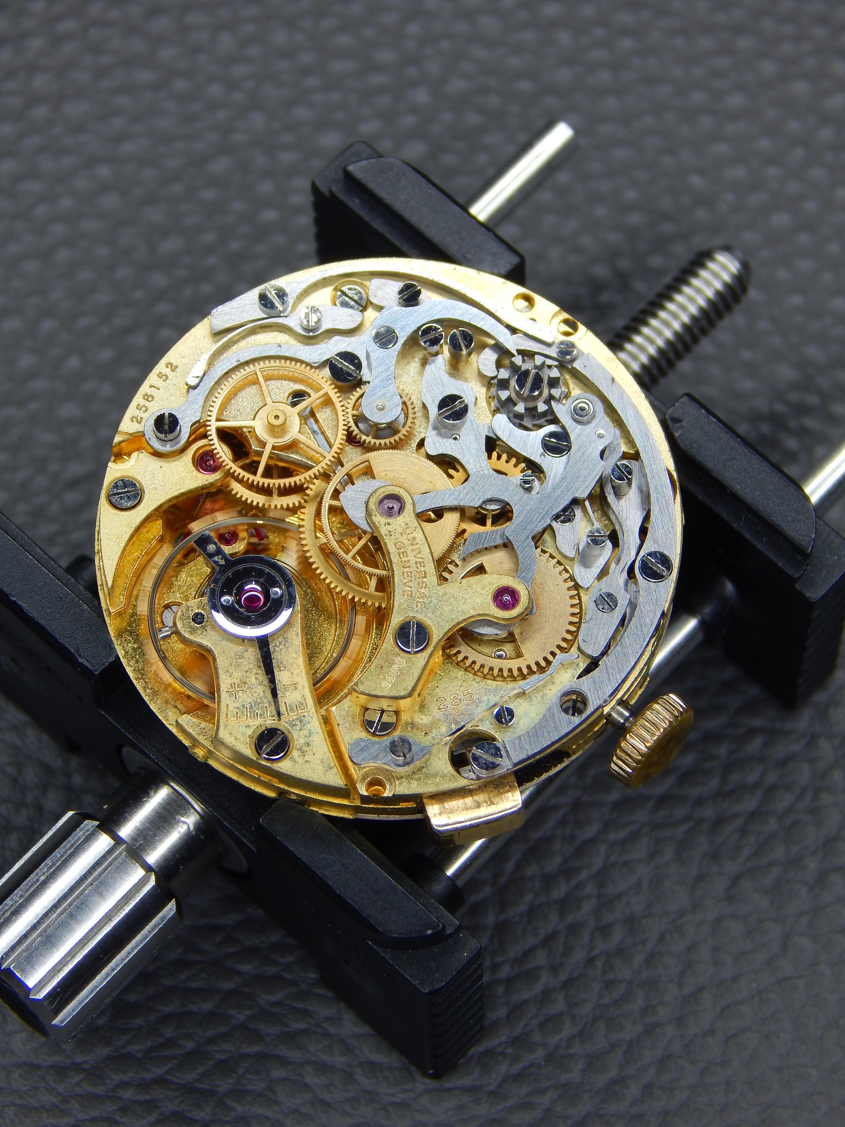 Universal Geneve Uni-Compax Ref. 12445