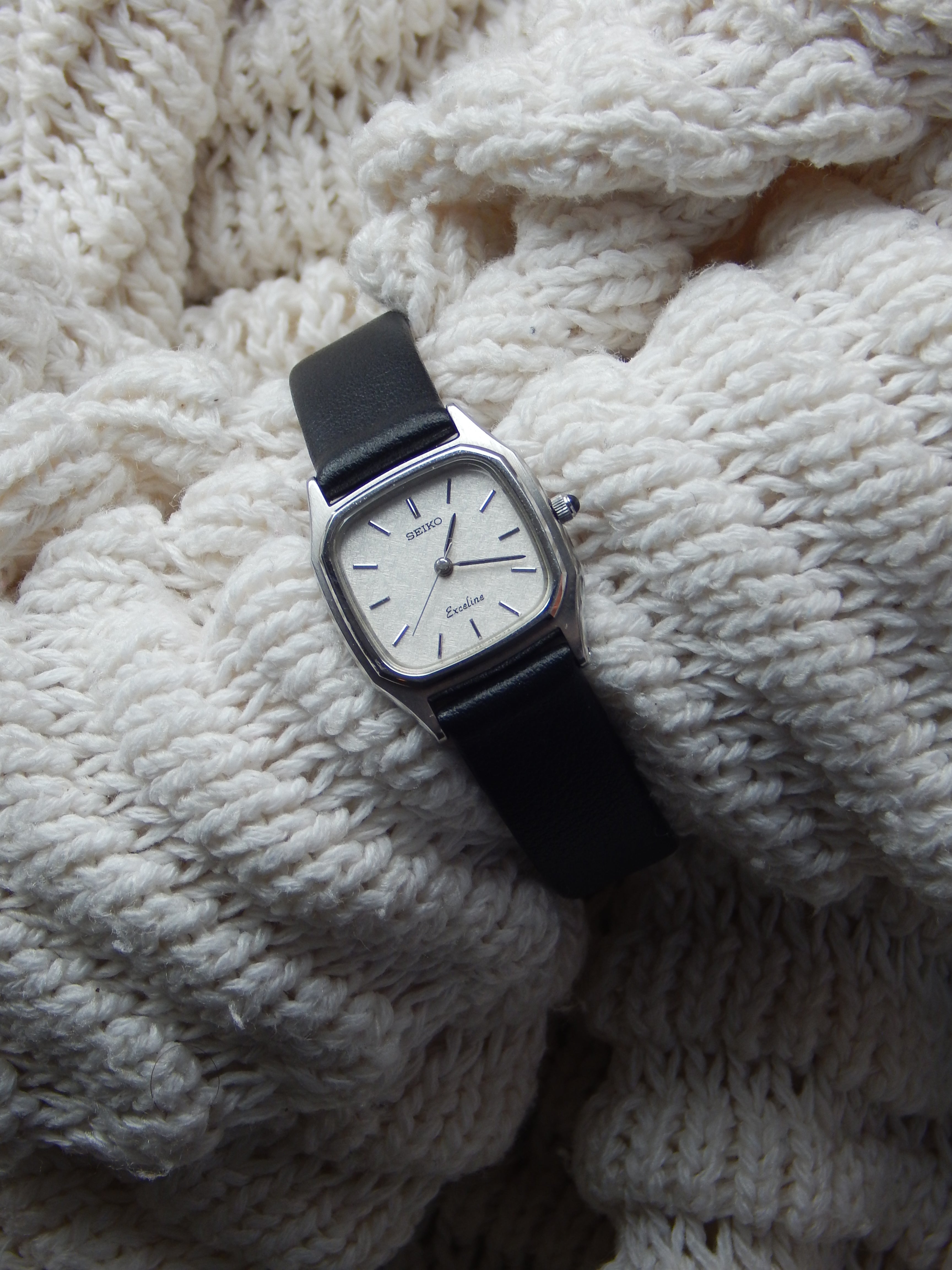 Seiko 1F21-5B10 Snowflake dial