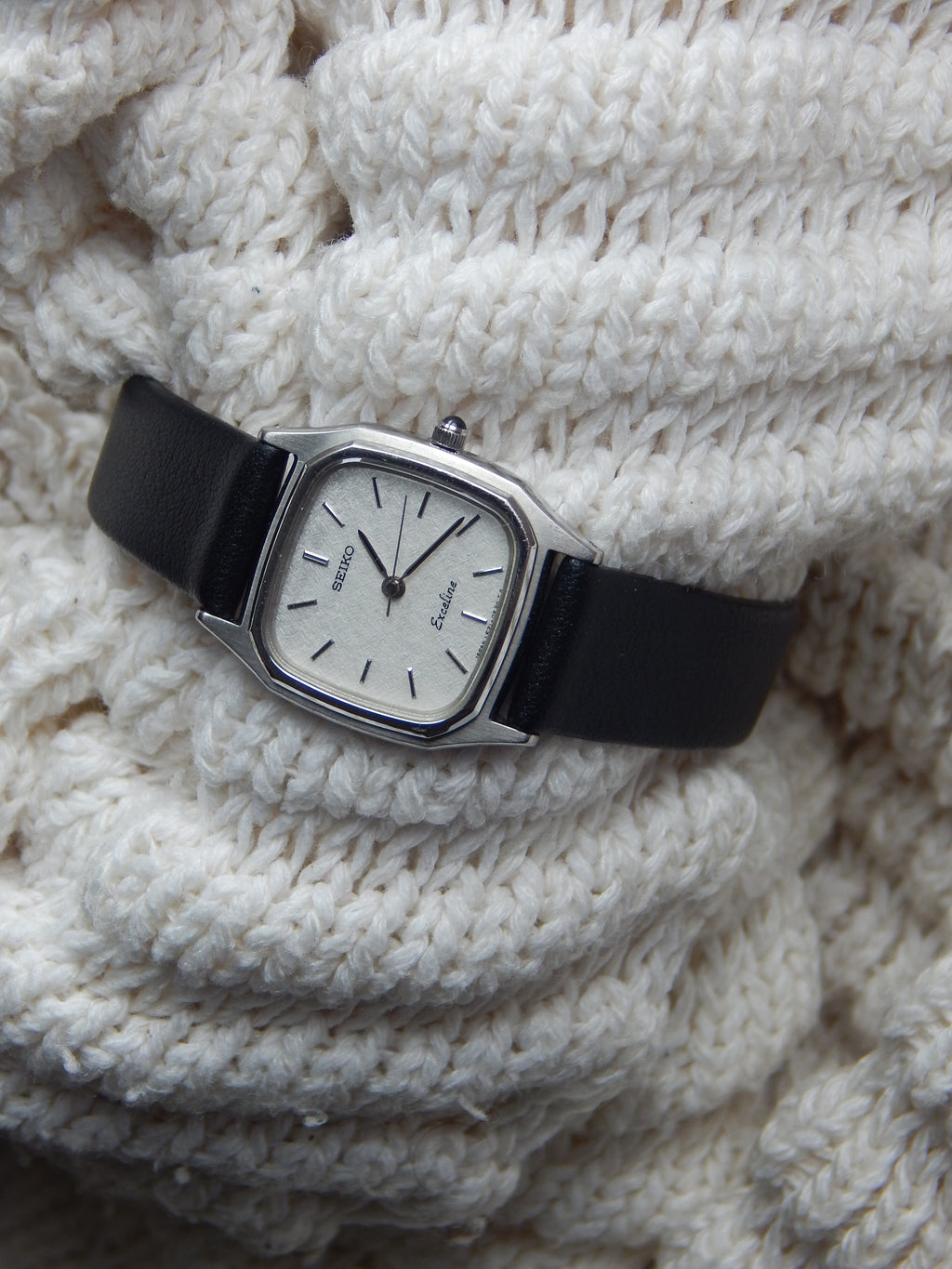 Seiko 1F21-5B10 Snowflake dial