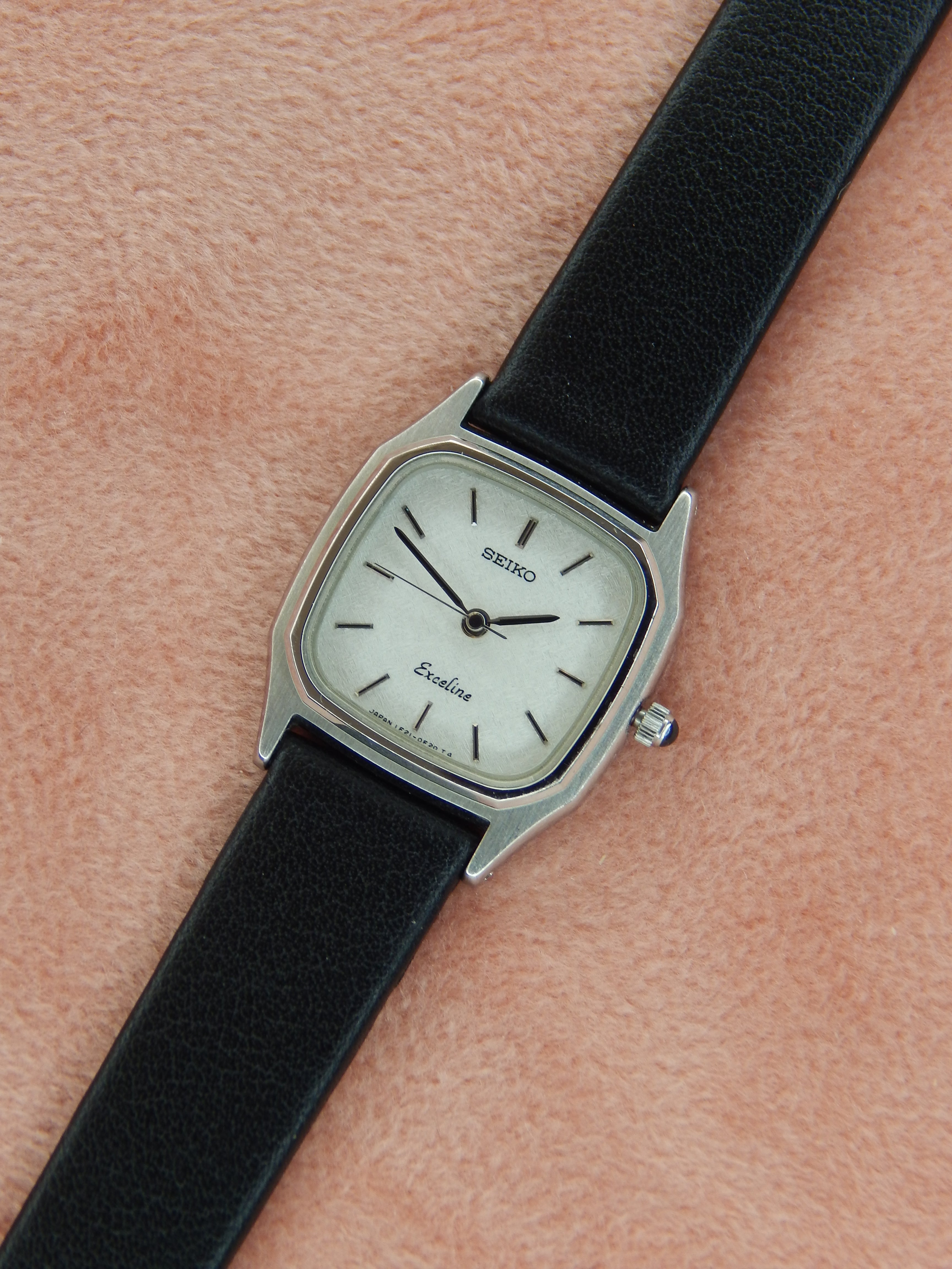 Seiko 1F21-5B10 Snowflake dial