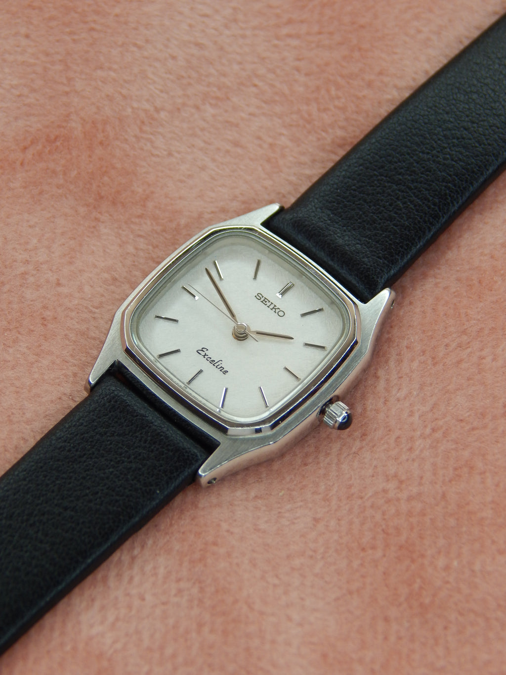 Seiko 1F21-5B10 Snowflake dial